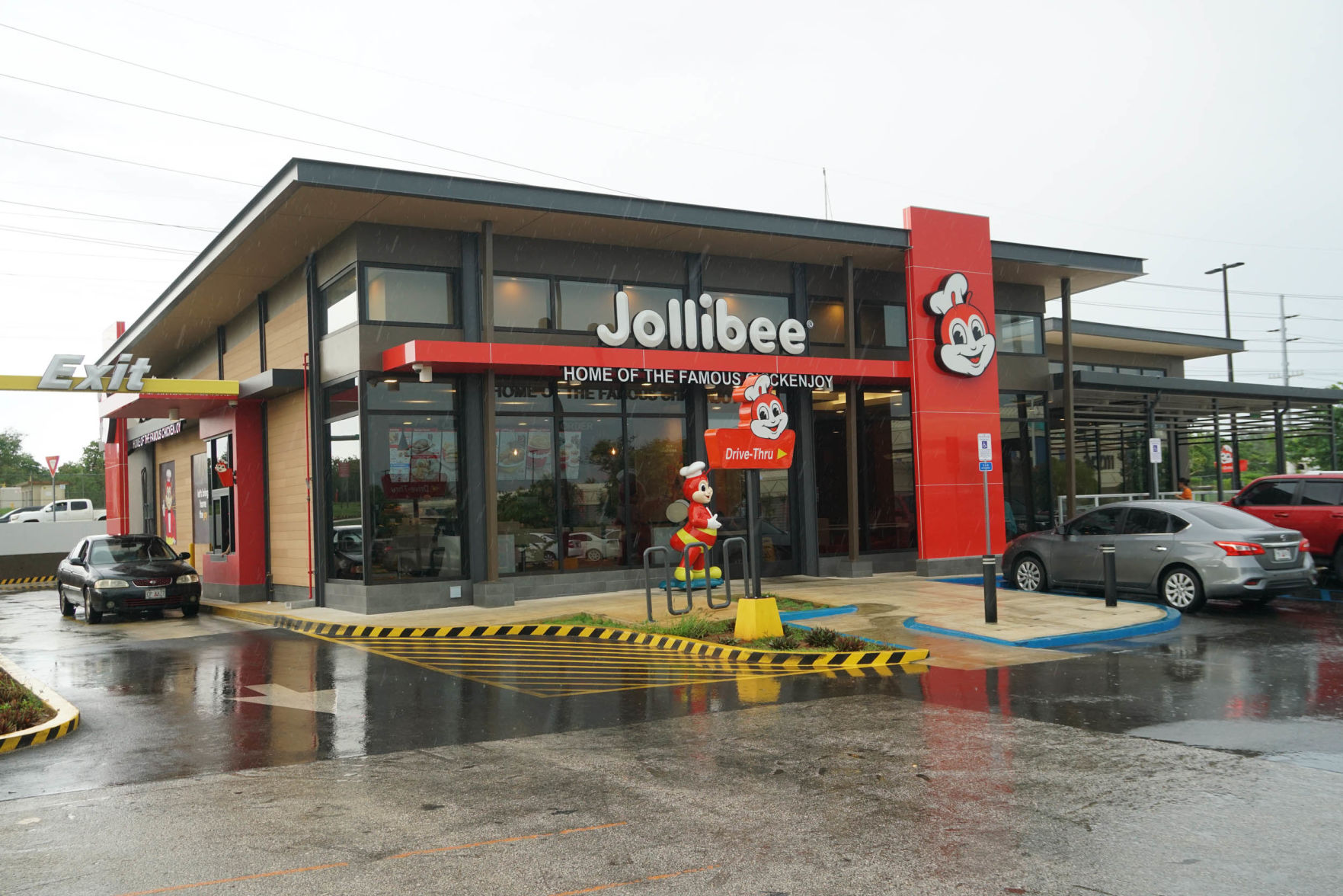 Jollibee buys Coffee Bean for $100 million in overseas push